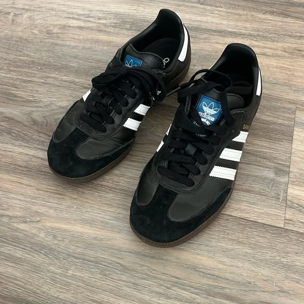 Adidas Samba Black and White Men's Shoes men’s size 6 1/2 Women’s 7.5